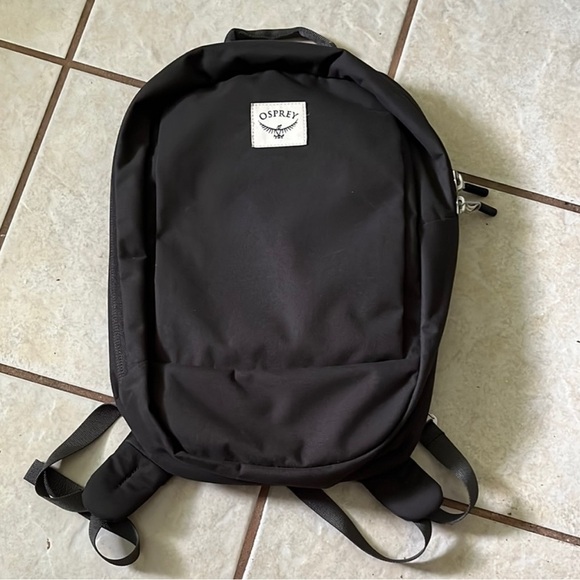 Osprey Black Backpack Durable Everyday Essential - Picture 1 of 4